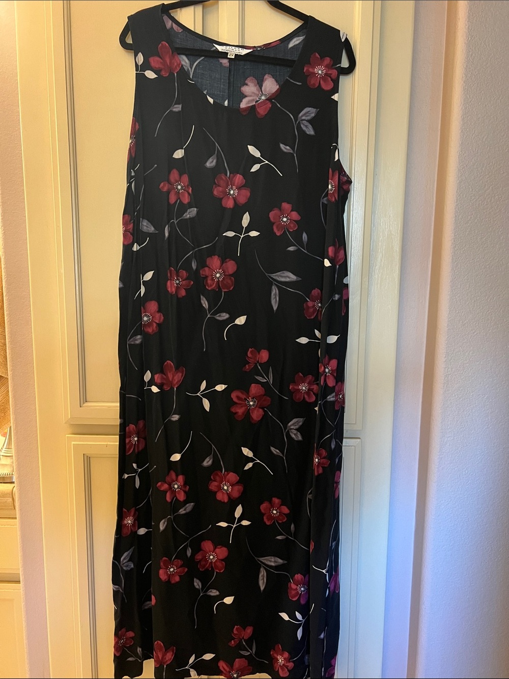 2x JohnPaulRichard Black Maxi Dress with Red Floral Pattern not stretchy